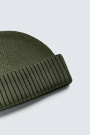 Базовая короткая шапка бини- Заказать в России