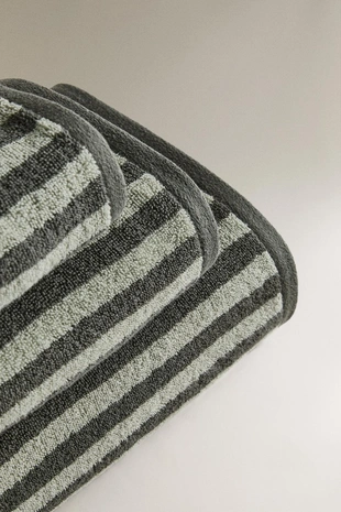 Полотенце для ванны с цветными полосами- Заказать в России