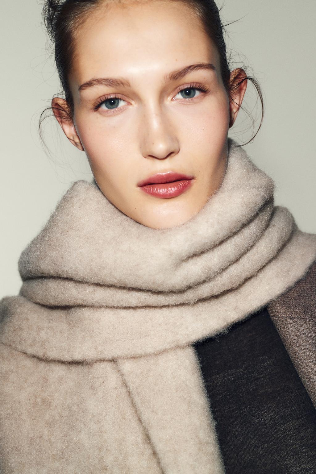 ОБЪЕМНЫЙ ШАРФ С БАХРОМОЙ