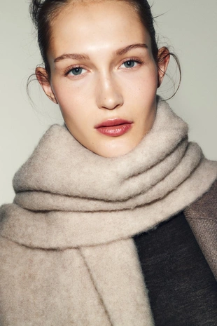 Stone | 3920/848/806 - Zara Объемный шарф с бахромой