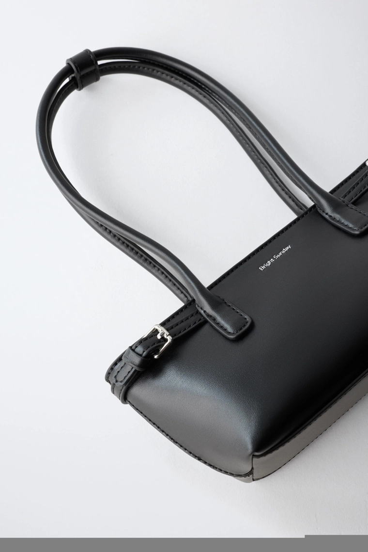 Сумка через плечо с пряжкой