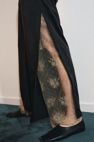 Атласные брюки с разрезами и кружевом- Заказать в России