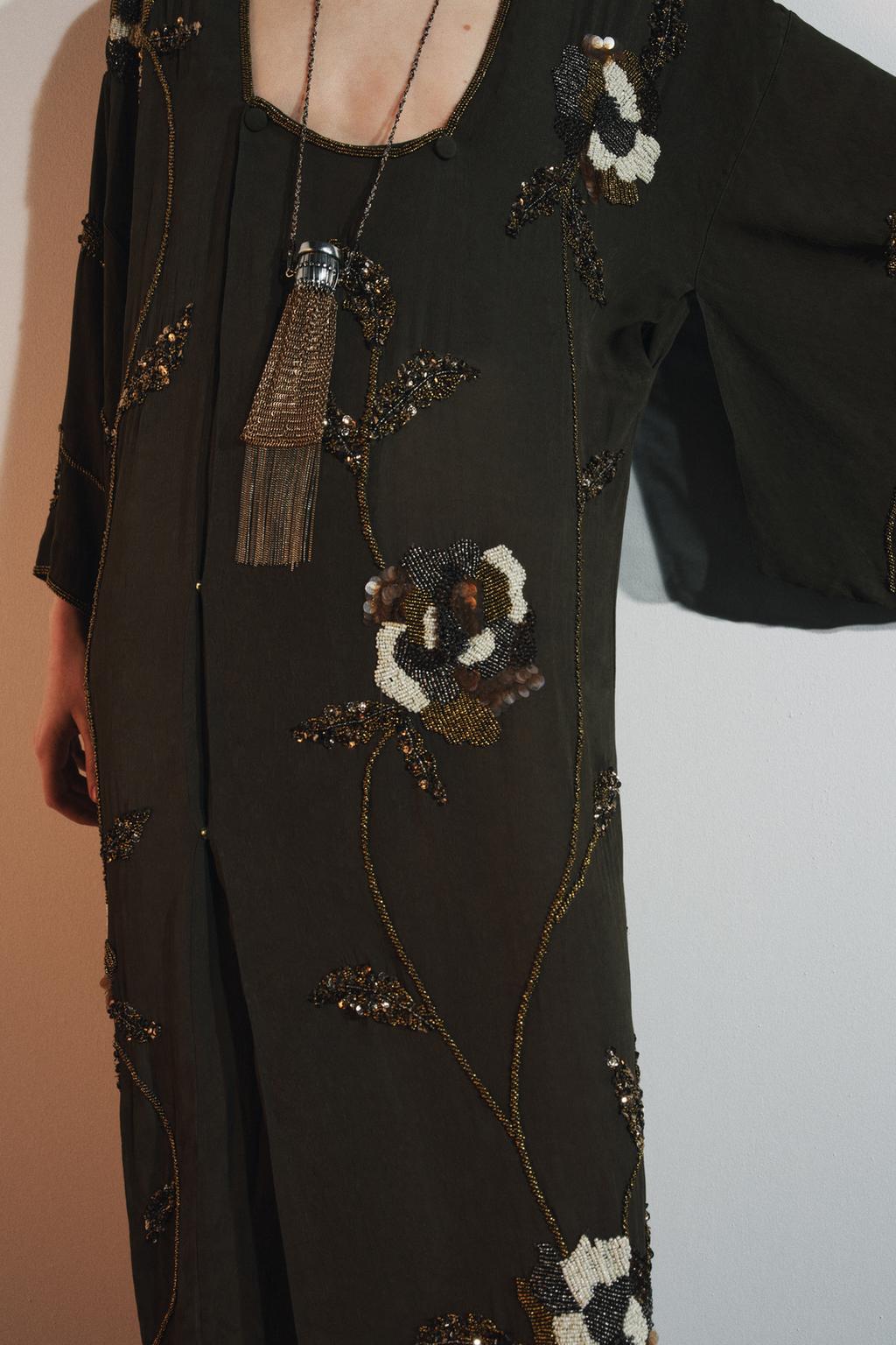 ЖАККАРДОВОЕ ПЛАТЬЕ С ВЫШИВКОЙ И БУСИНАМИ — LIMITED EDITION