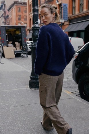 Однотонный свитер- Заказать в России