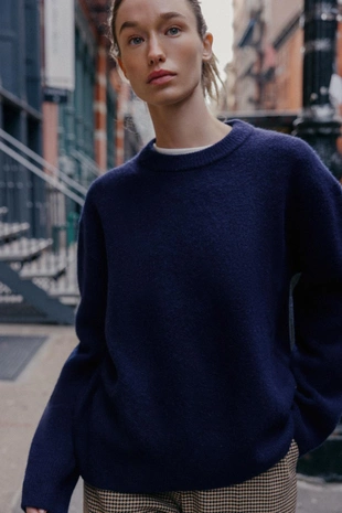 Однотонный свитер- Заказать в России