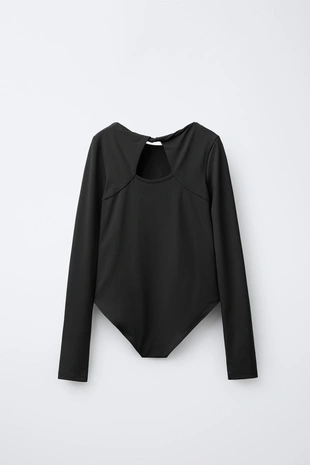 Боди из полиамида с вырезами