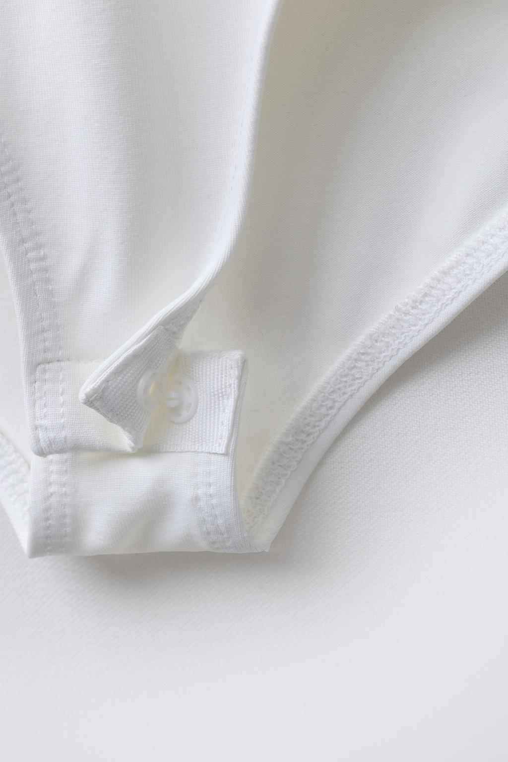 БОДИ ИЗ ПОЛИАМИДА С ВЫРЕЗАМИ