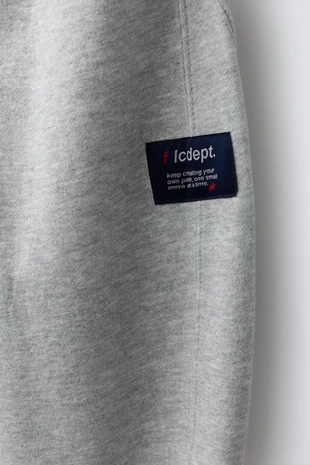 Брюки BARREL из мягкой ткани с нашивкой- Заказать в России