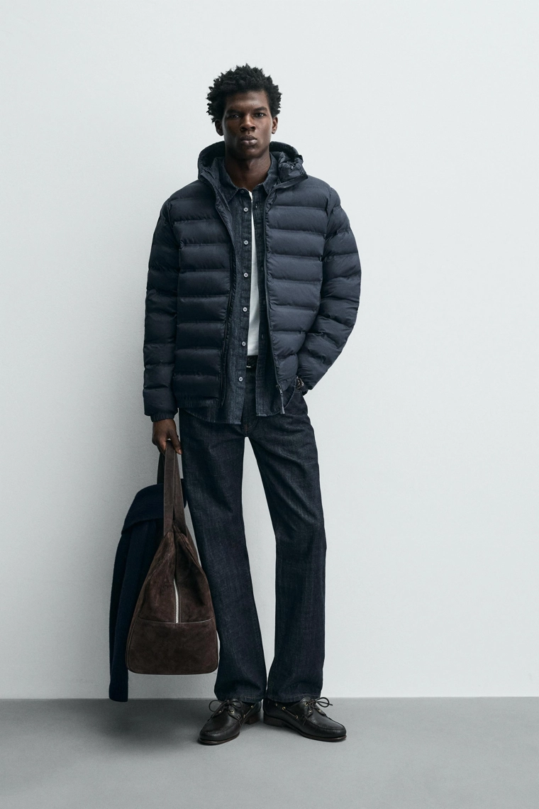 Легкая пуховая куртка со съемным капюшоном