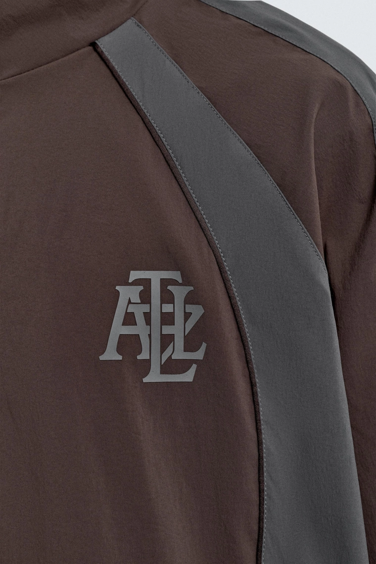 Техническая куртка для футбола в цветах