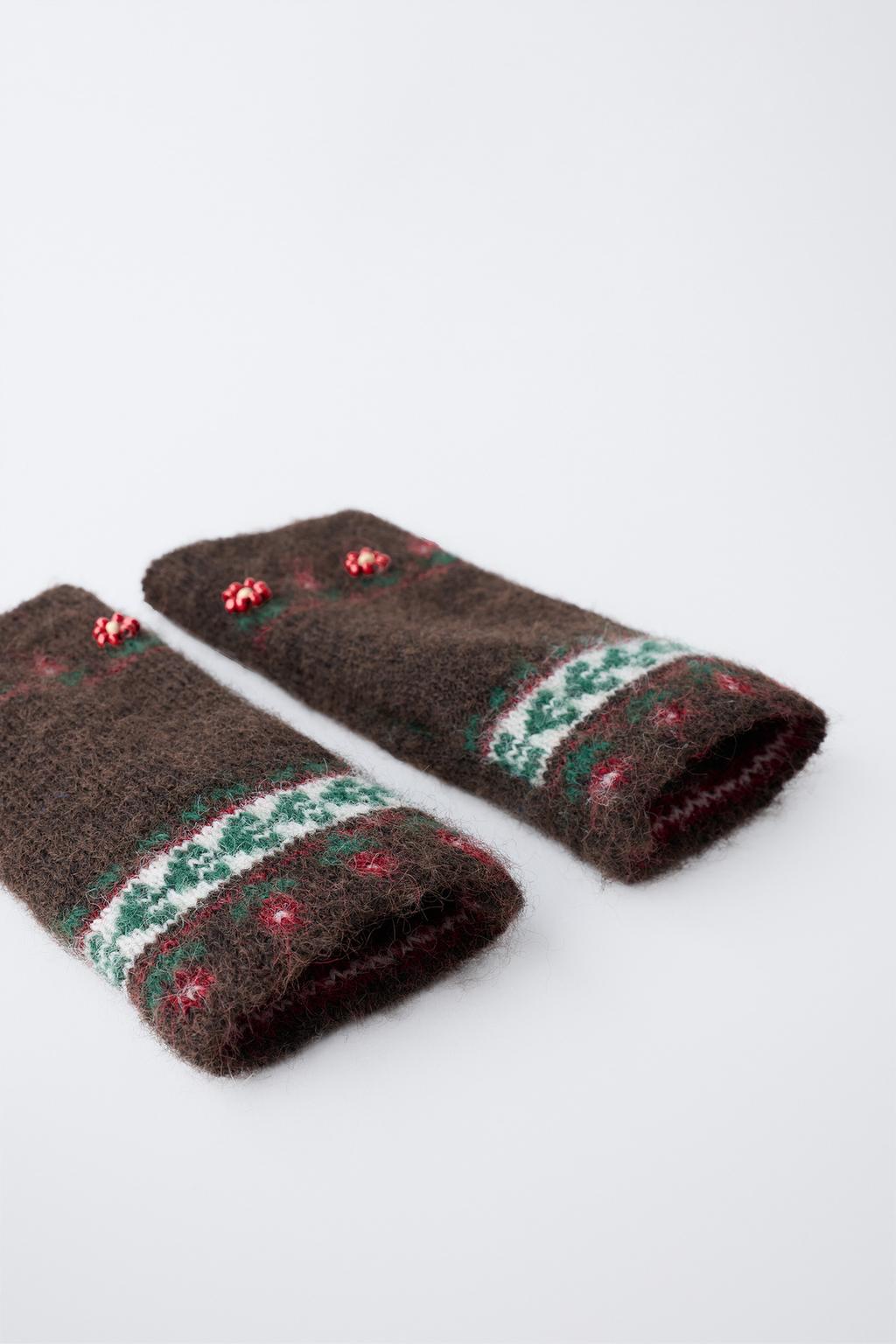 МИТЕНКИ С ЦВЕТОЧНЫМ ПРИНТОМ И БУСИНАМИ