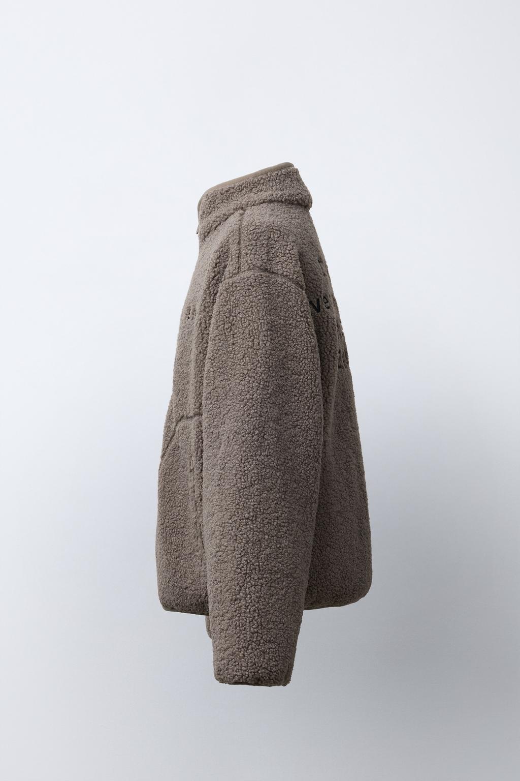 КУРТКА ИЗ ИСКУССТВЕННОЙ ОВЧИНЫ С ВЫШИВКОЙ