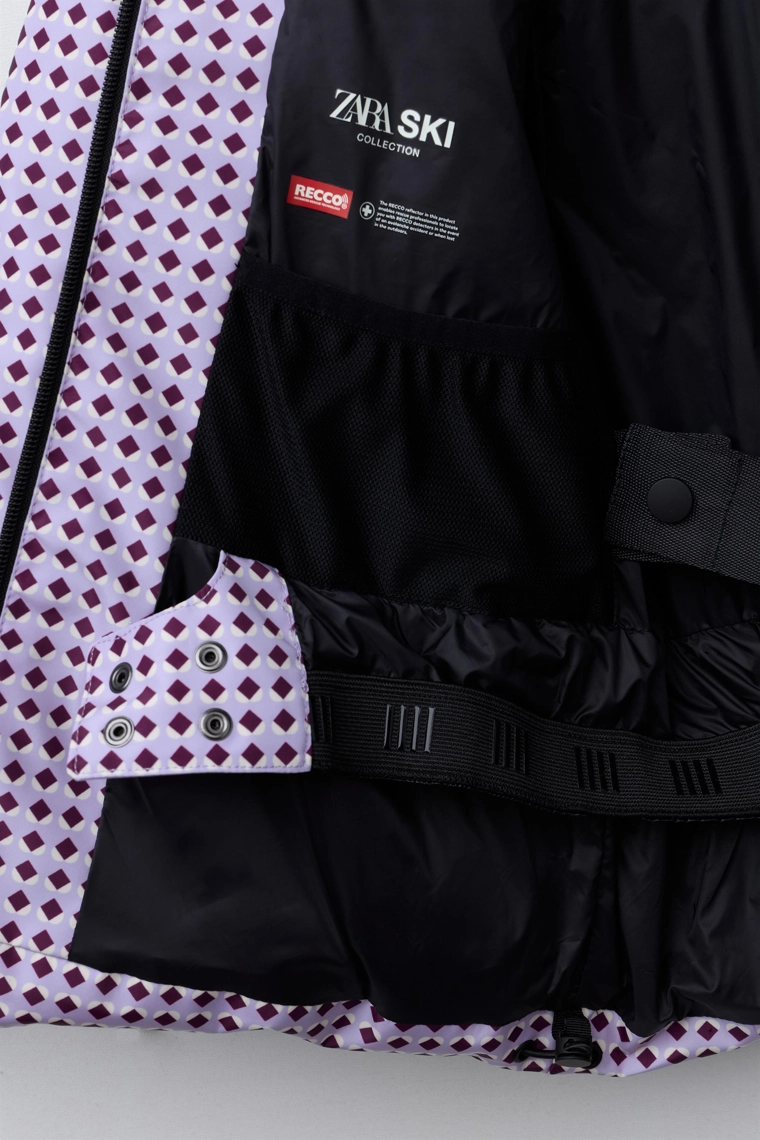 Пуховик zara с реcco® system ski collection, геометрический принт, 80% пуха и 20% перьев, водонепроницаемый и ветрозащитный