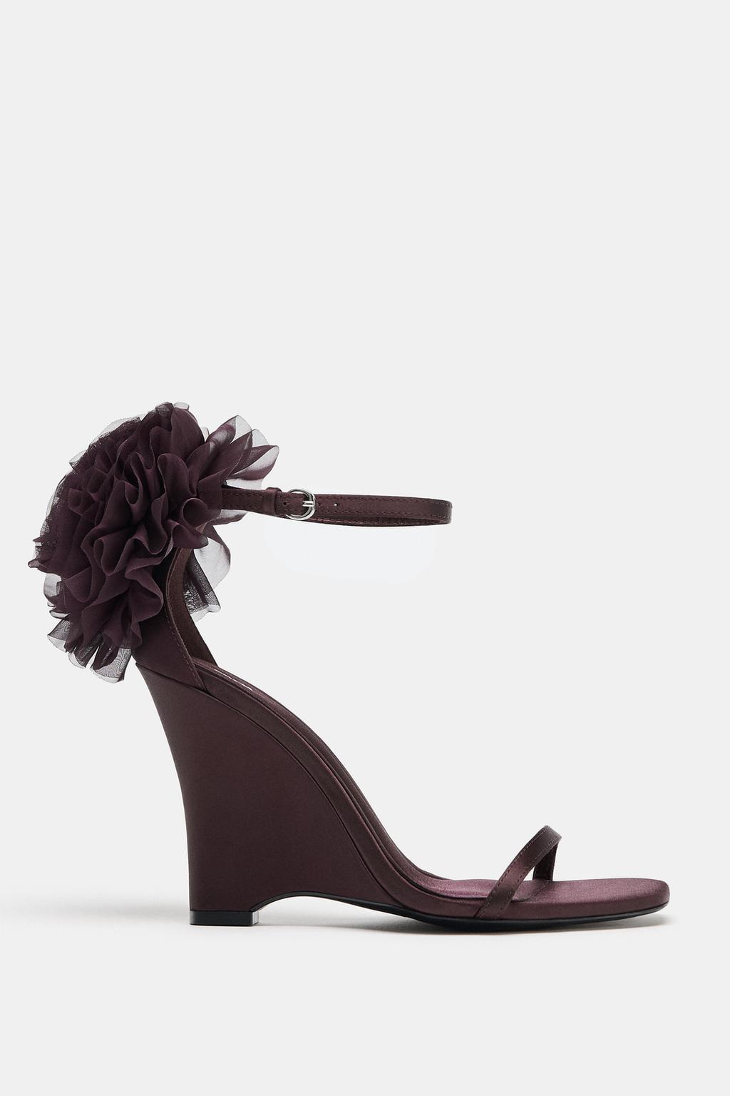 БОСОНОЖКИ НА ТАНКЕТКЕ С МАКСИ-ЦВЕТКОМ