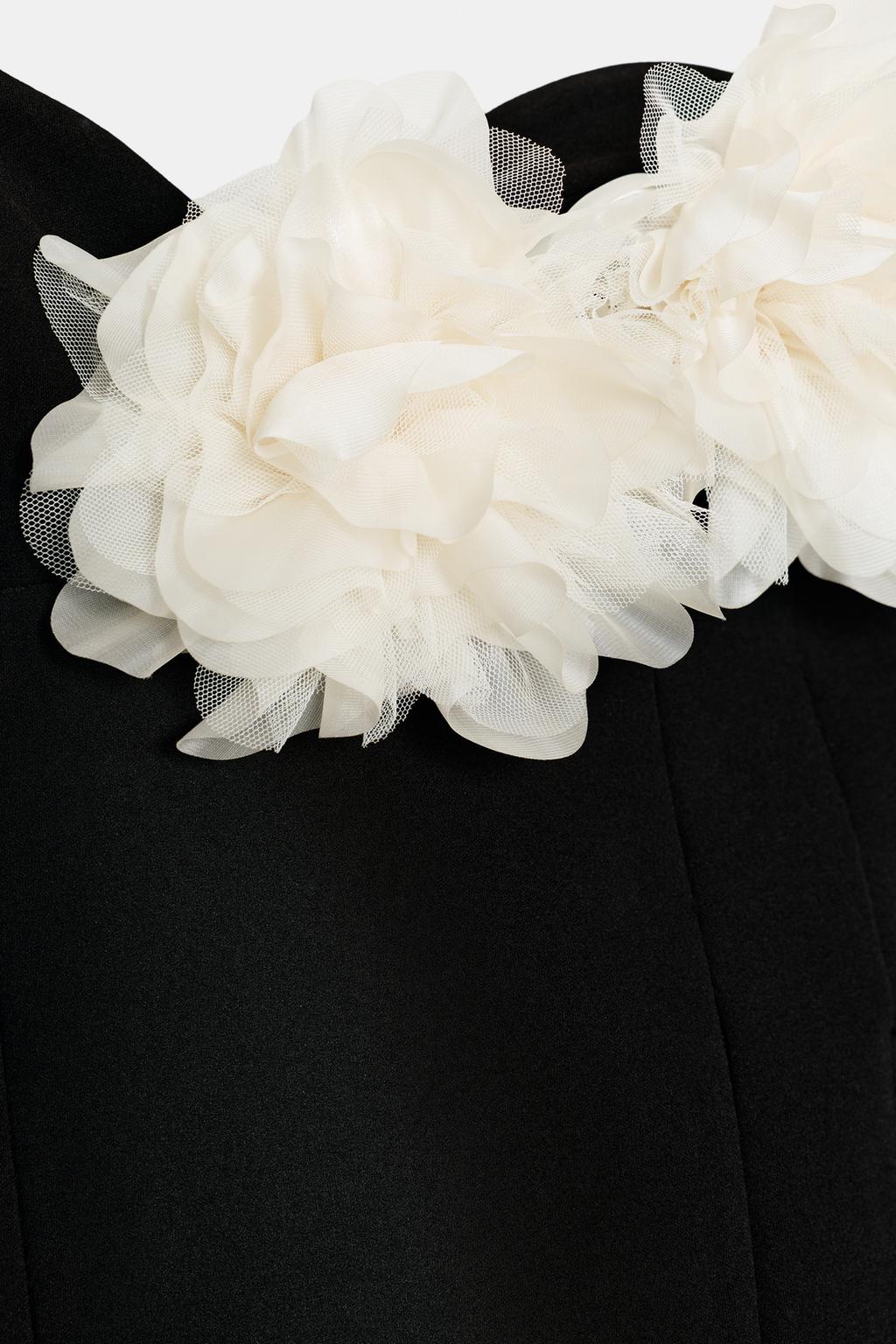 ПЛАТЬЕ БЕЗ БРЕТЕЛЕЙ С КОНТРАСТНЫМ ЦВЕТКОМ