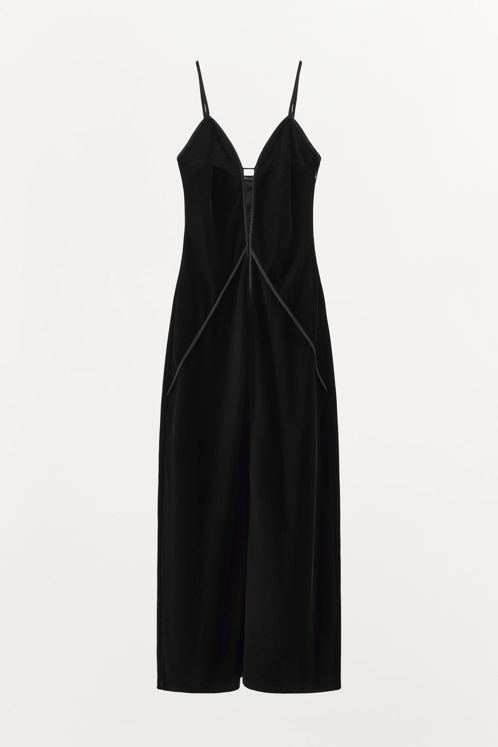 Кружевное платье с тонкими бретельками