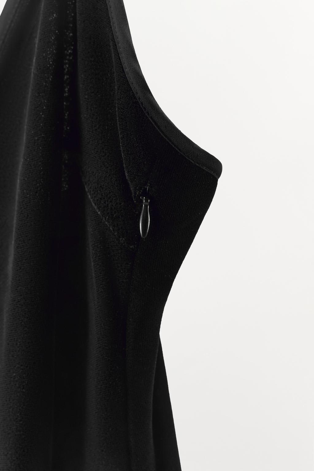 Кружевное платье с тонкими бретельками