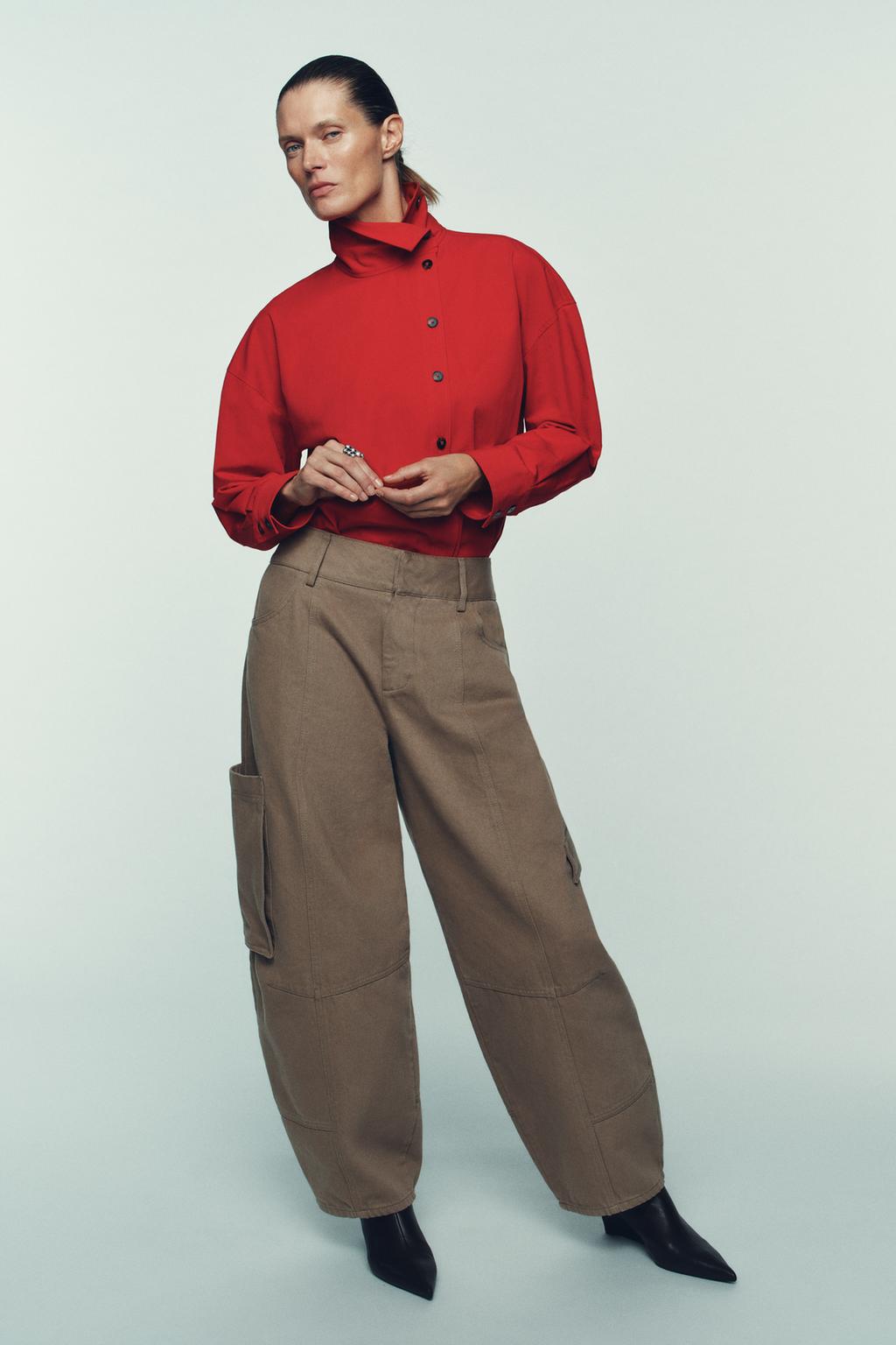 РУБАШКА С ЗАПАХОМ И ВЫСОКИМ ВОРОТНИКОМ