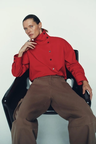 Рубашка с запахом и высоким воротником- Заказать в России