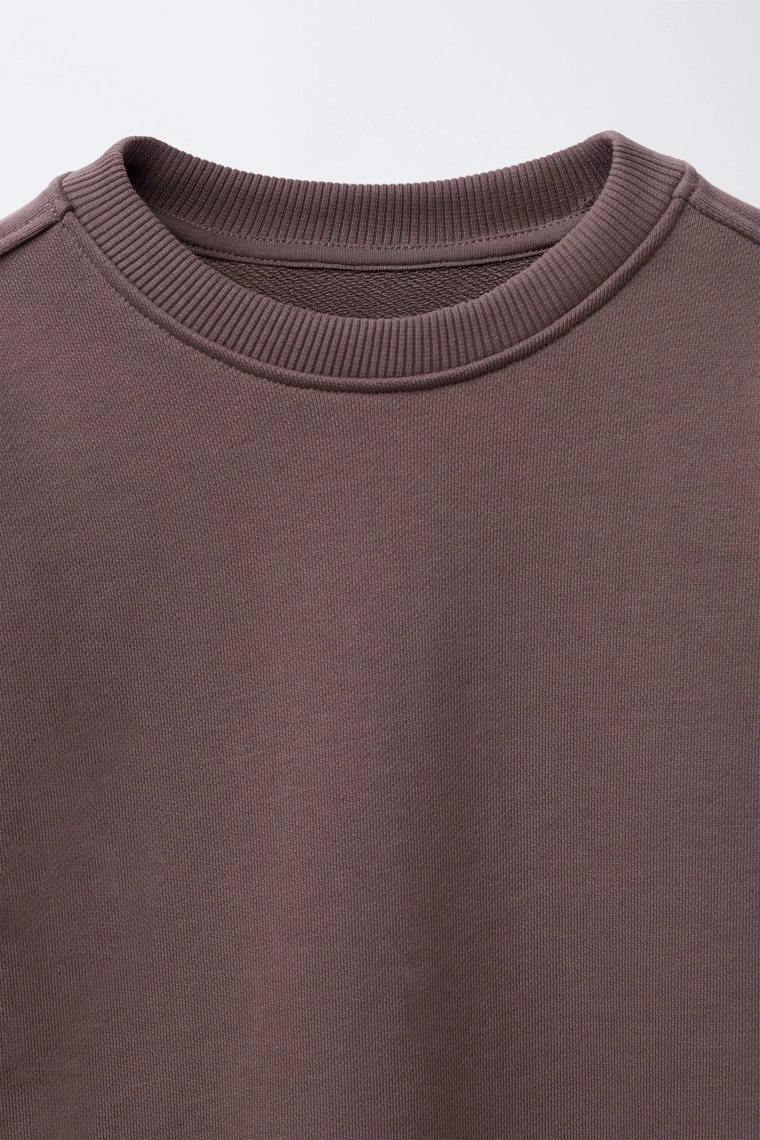 Свитшот с лейблом basic