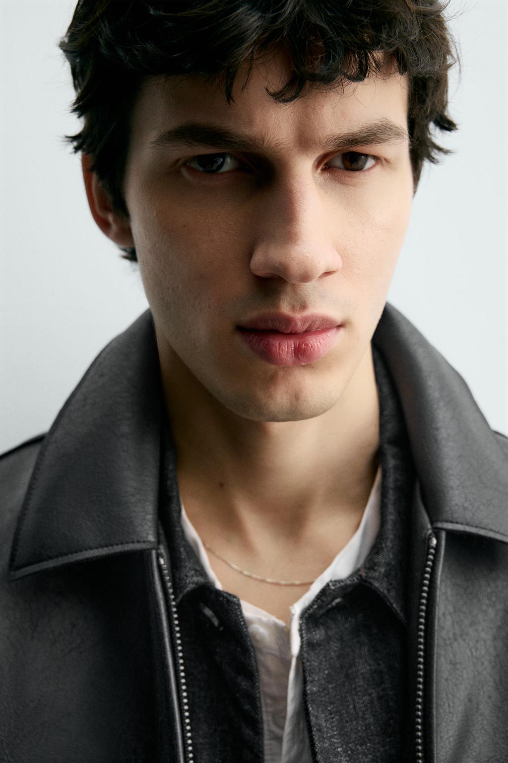 КУРТКА ИЗ ИСКУССТВЕННОЙ КОЖИ