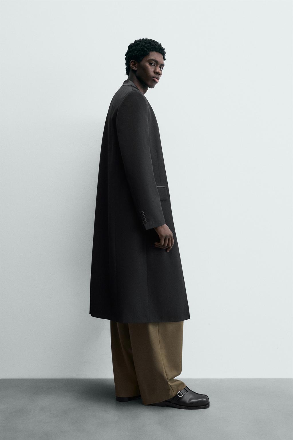 Приталенное пальто с полосатым жаккардом - лимитированная коллекция