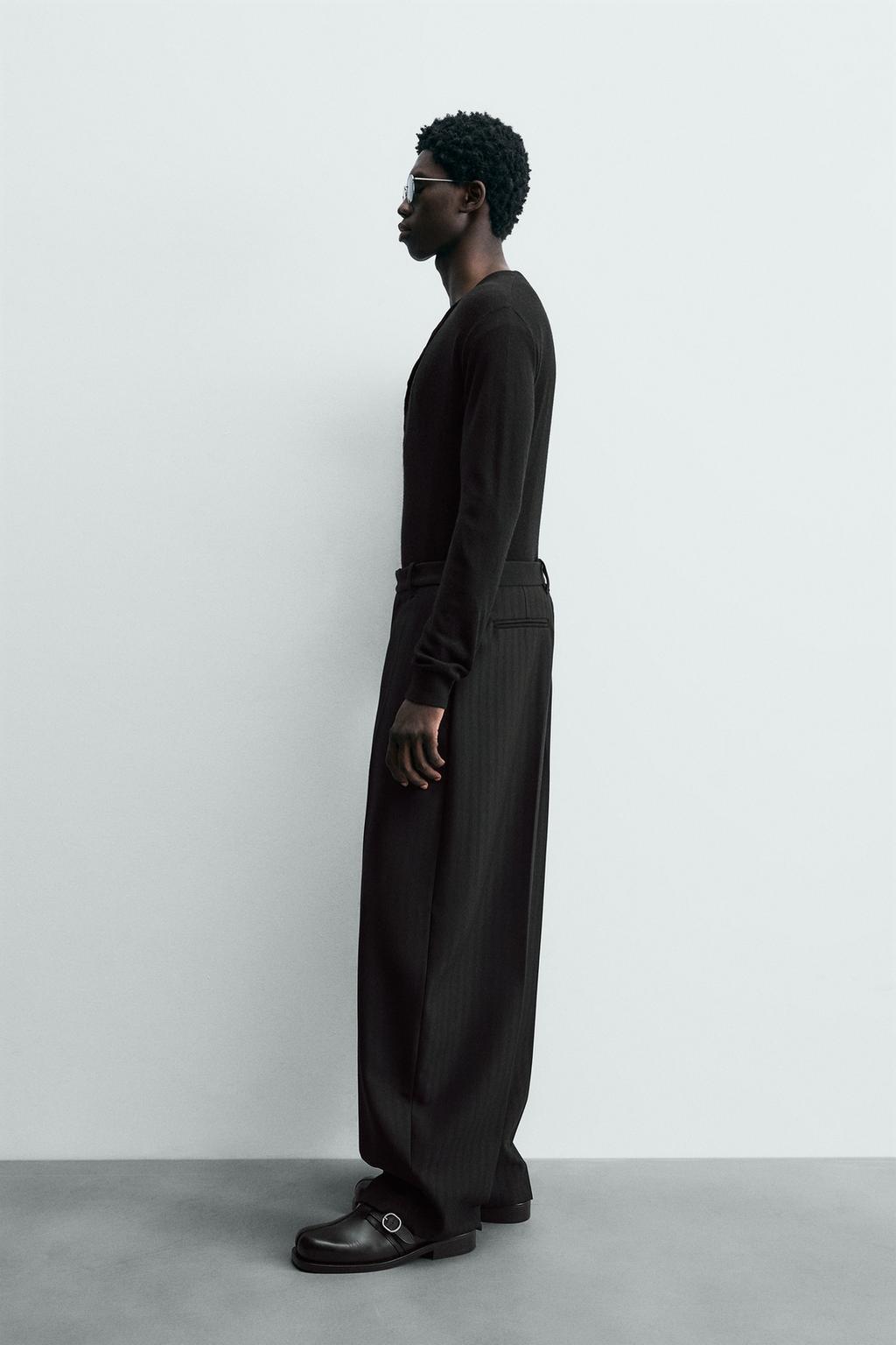 Джемпер из ограниченной коллекции из шерсти с глубоким v-образным вырезом