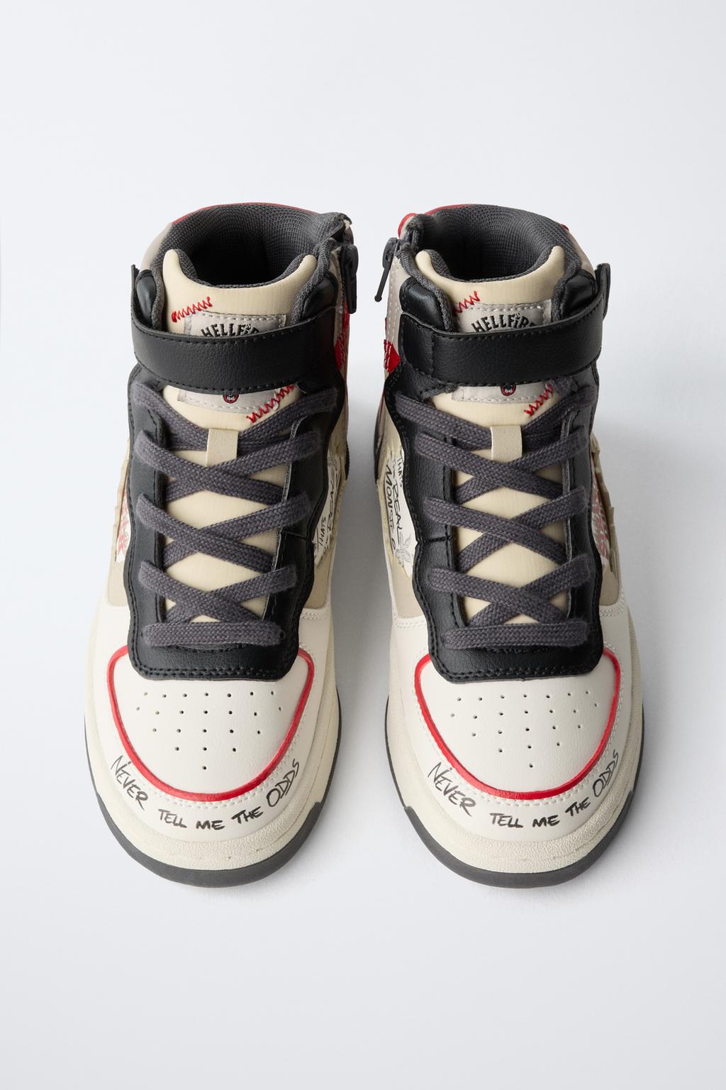 ВЫСОКИЕ КЕДЫ STRANGER THINGS © NETFLIX