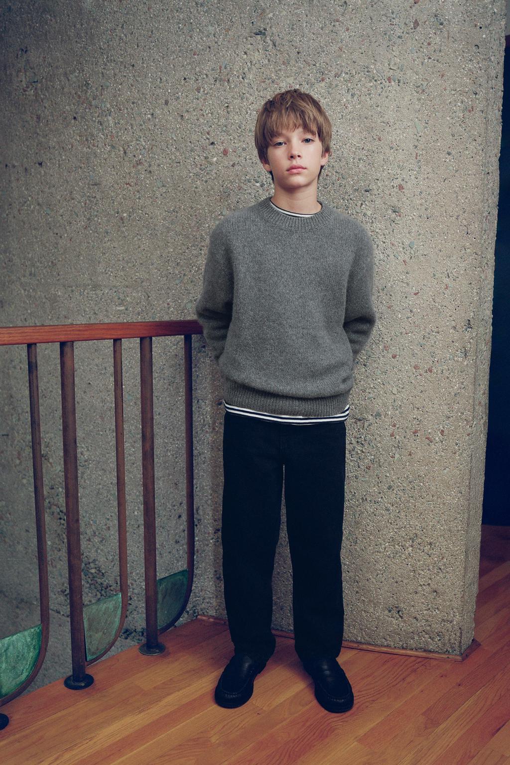 ЛОНГСЛИВ В ПОЛОСКУ С НАШИВКОЙ