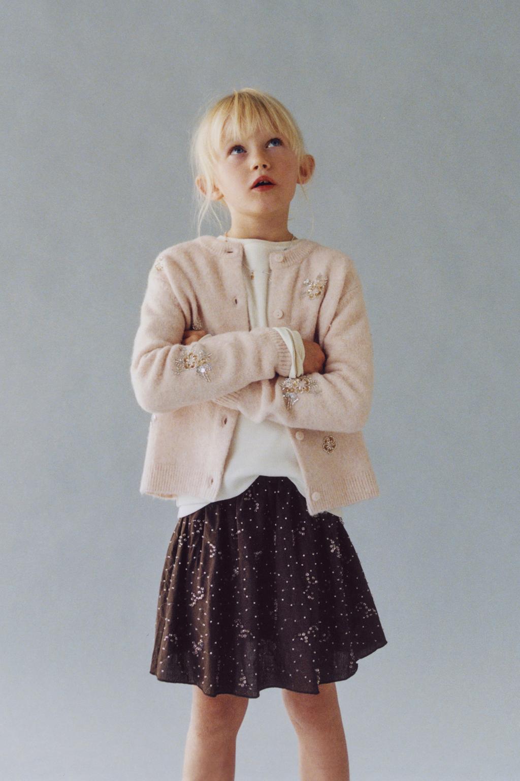 КАРДИГАН С ЦВЕТОЧНЫМИ БУСИНАМИ