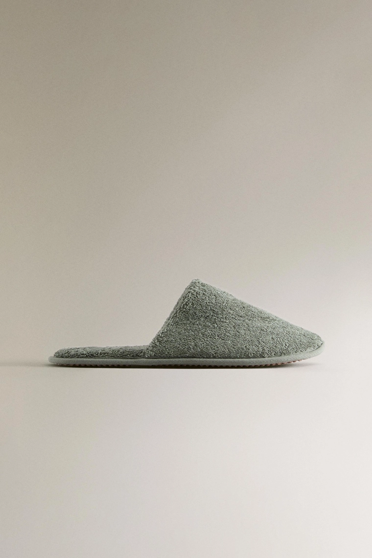 Тапочки для ванной из махровой ткани