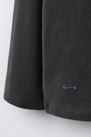 Однотонная футболка с вышивкой- Заказать в России