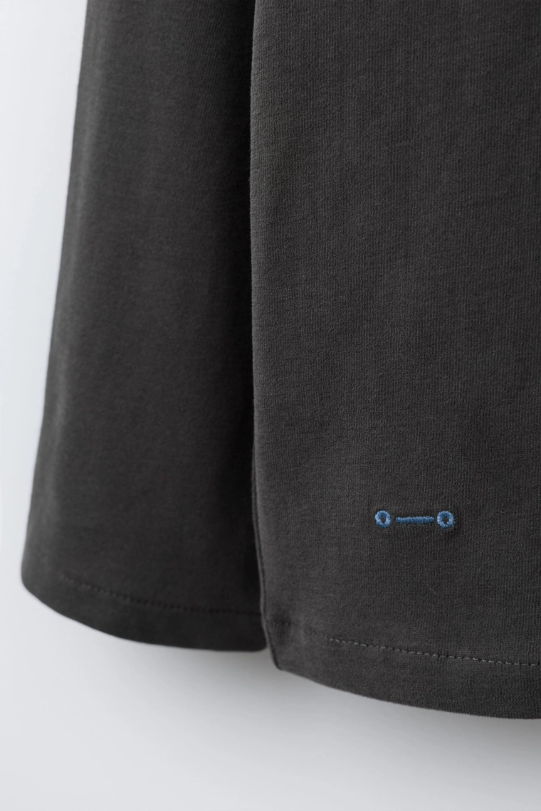 Футболка с вышивкой