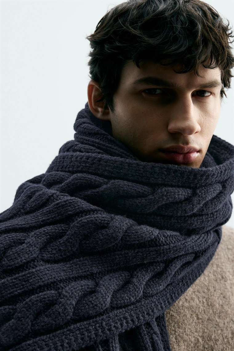 Шарф из шерсти с косынкой