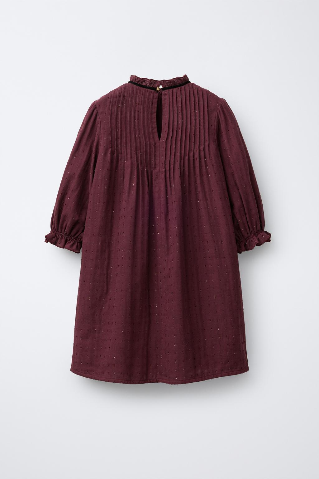 ПЛАТЬЕ ИЗ ТКАНИ «ПЛЮМЕТИ» С БЛЕСКОМ