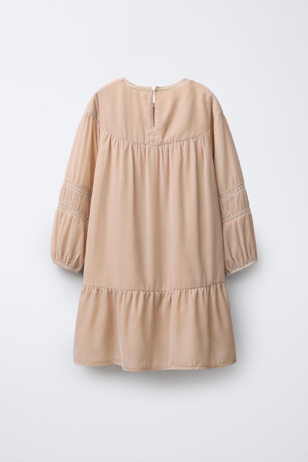 БАРХАТНОЕ ПЛАТЬЕ С КРУЖЕВОМ И ПАЙЕТКАМИ