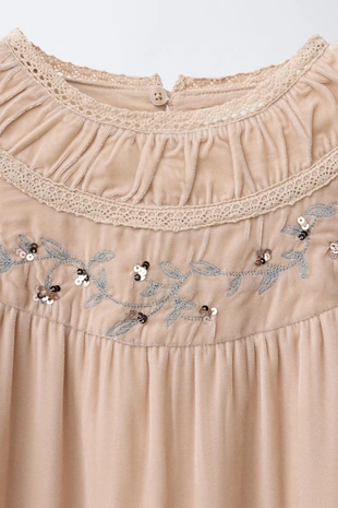 Бархатное платье с кружевом и пайетками- Заказать в России