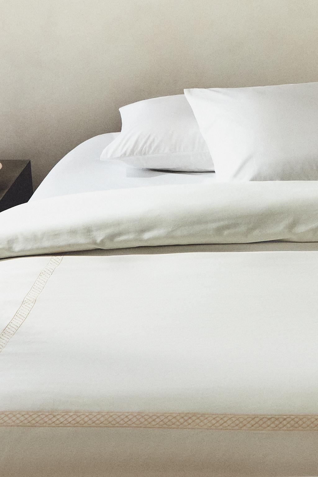 Комплект постельного белья из сатина с вышивкой