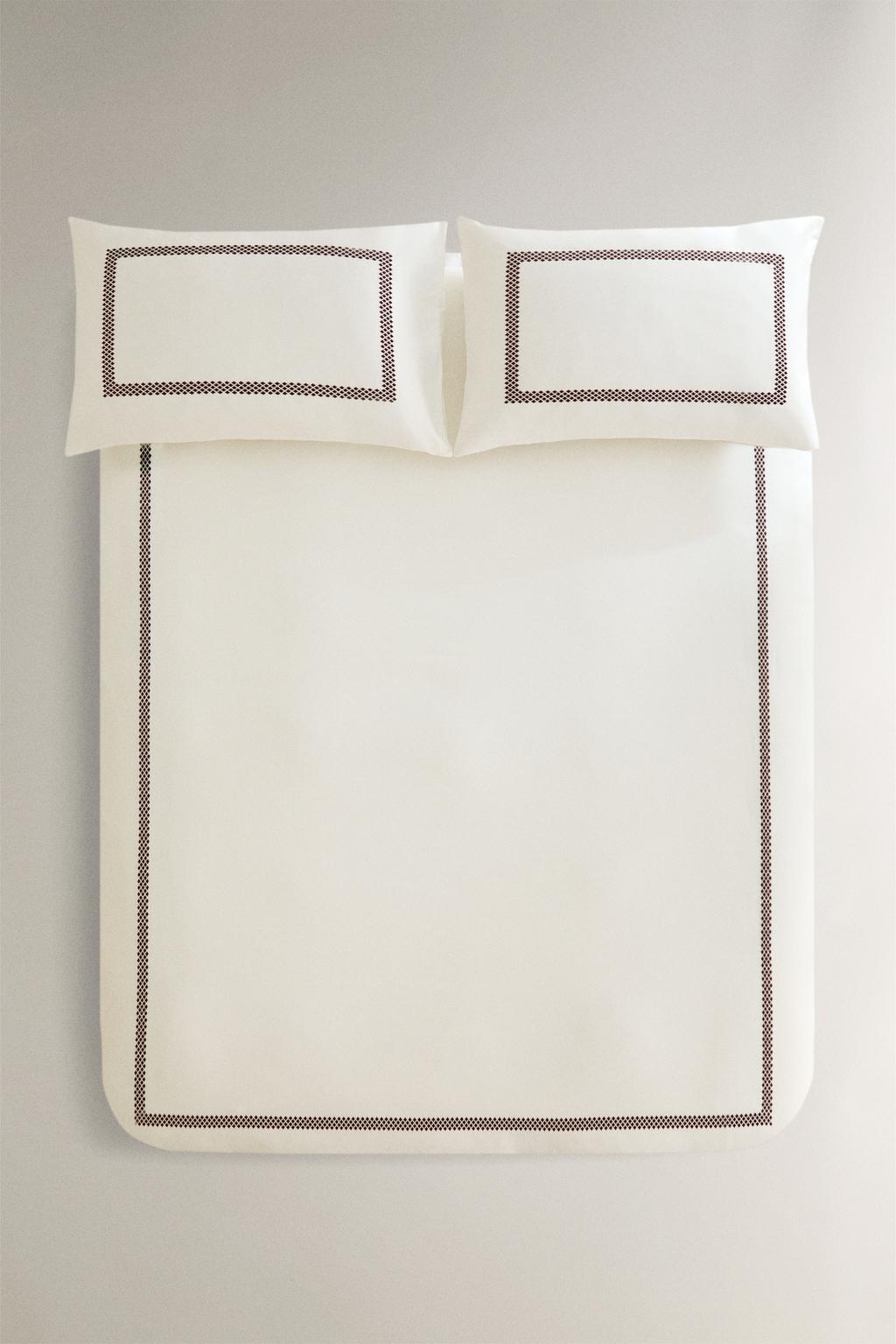 Комплект белья из сатина с геометрической вышивкой