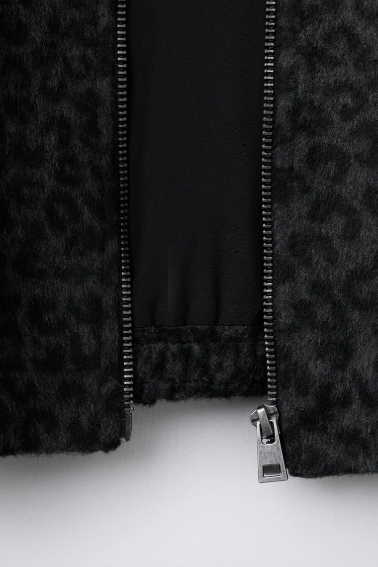 Куртка с животным принтом