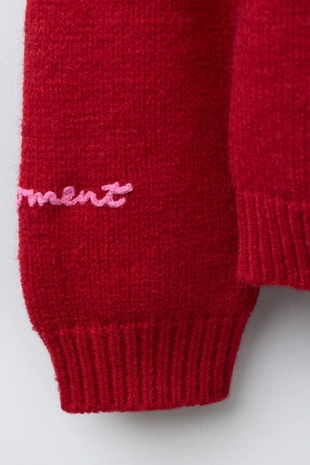 Вязаный свитер с вышивкой- Заказать в России