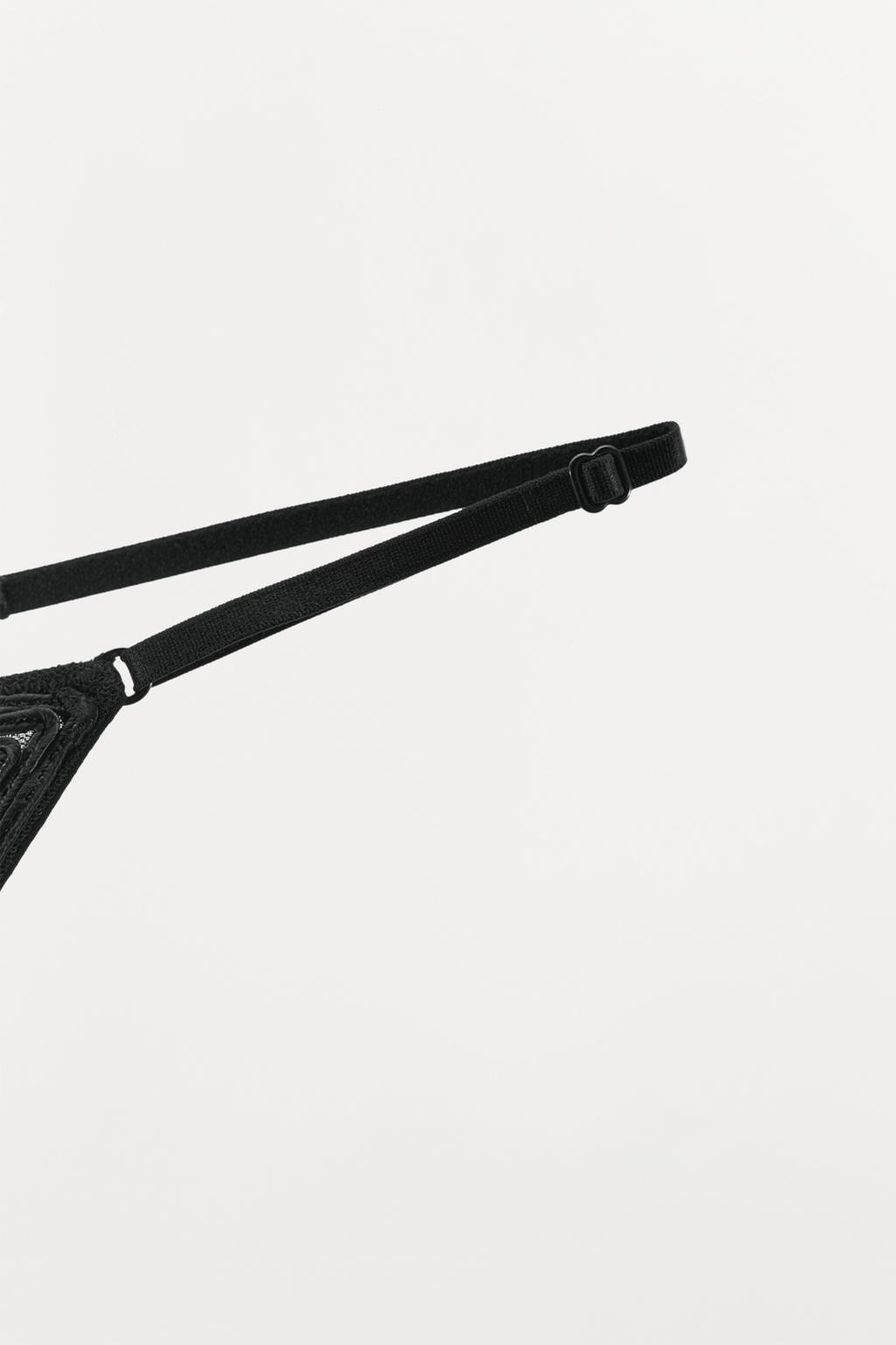 ТРУСЫ ТАНГА С РЕЛЬЕФНОЙ СТРУКТУРОЙ