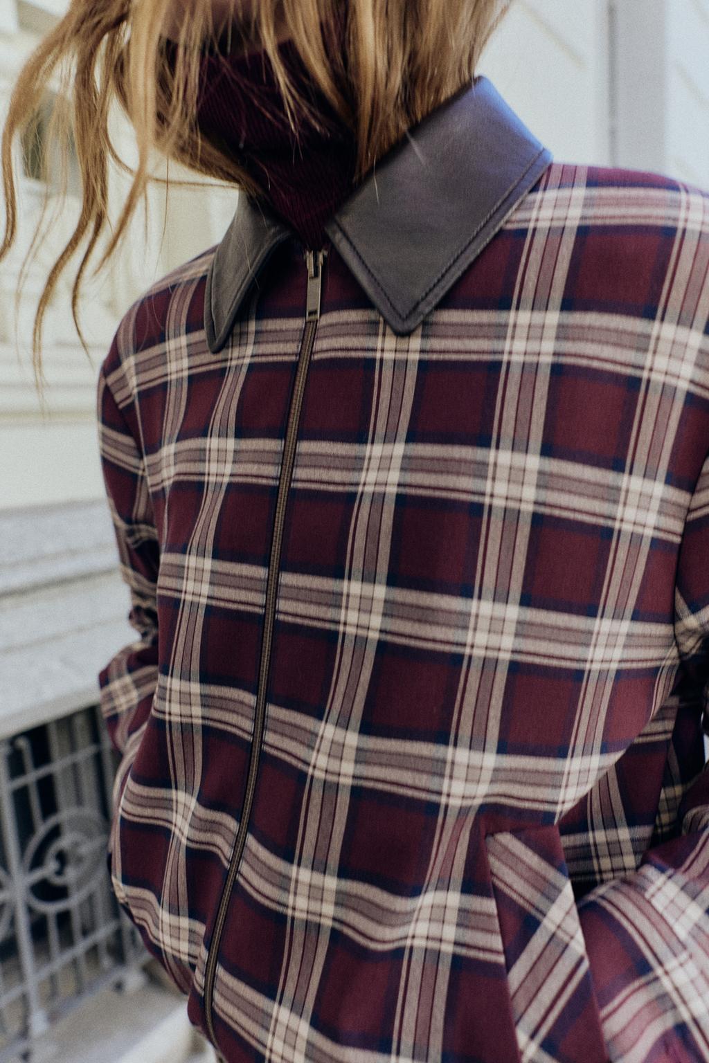 БОМБЕР В КЛЕТКУ С ЛАЦКАНАМИ И ЭФФЕКТОМ КОЖИ