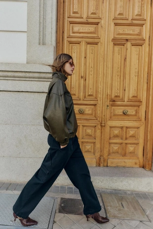 Бомбер из искусственной кожи с воротником-стойкой- Заказать в России