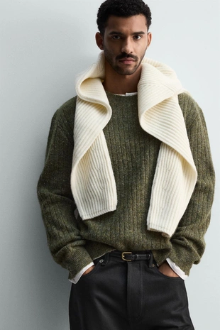 Свитер в рубчик с пуговицами- Заказать в России