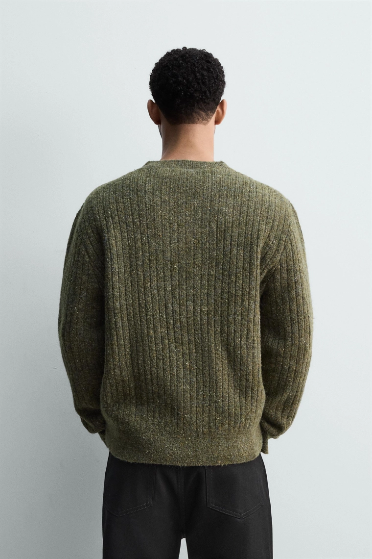 Джемпер с пуговицами и ребристыми манжетами