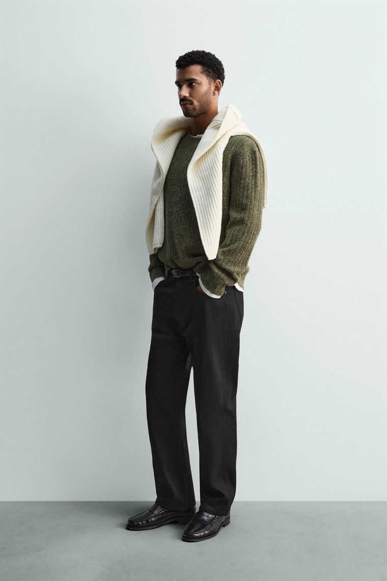 Джемпер с пуговицами и ребристыми манжетами