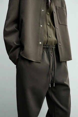 Брюки-джоггеры комфортной посадки NON IRON- Заказать в России