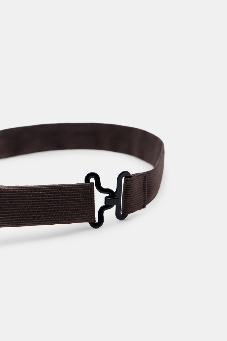 Узкий галстук с бабочкой и цветами-брошками