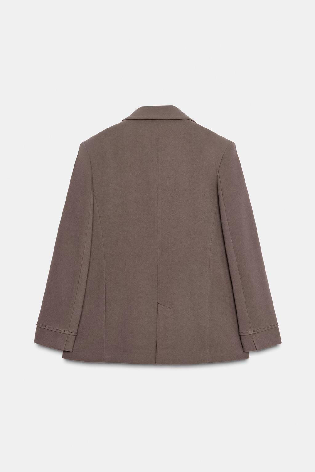 ДВУБОРТНЫЙ БЛЕЙЗЕР С ПОДПЛЕЧНИКАМИ